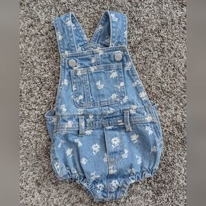 NWOT Old Navy infant girls denim floral overalls bubble romper
